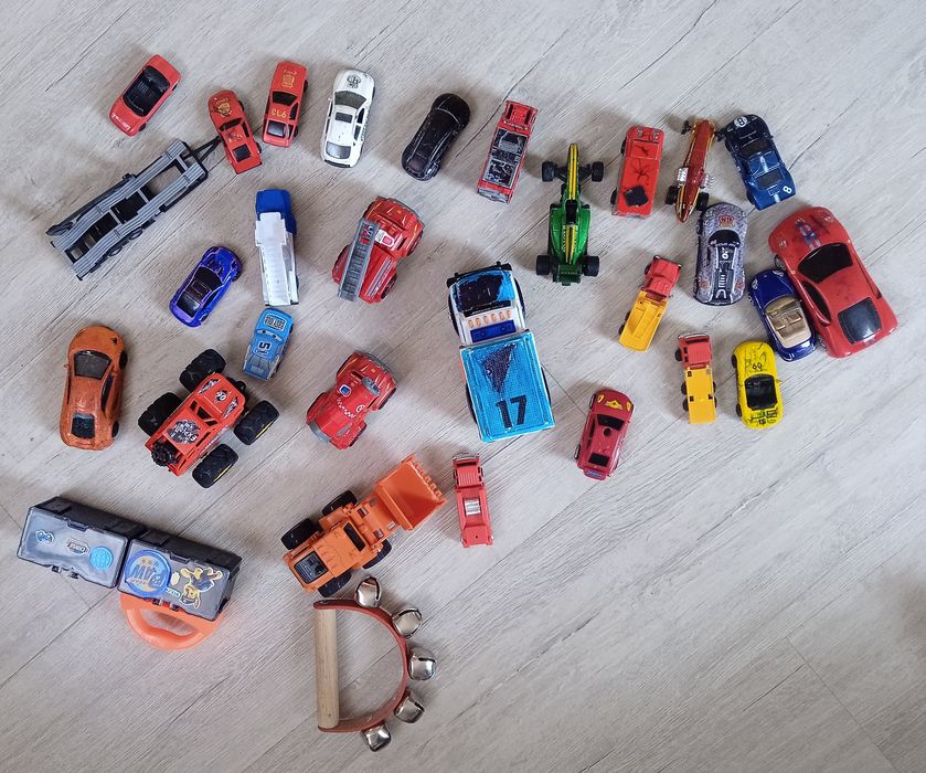 zestaw autek dla chłopca