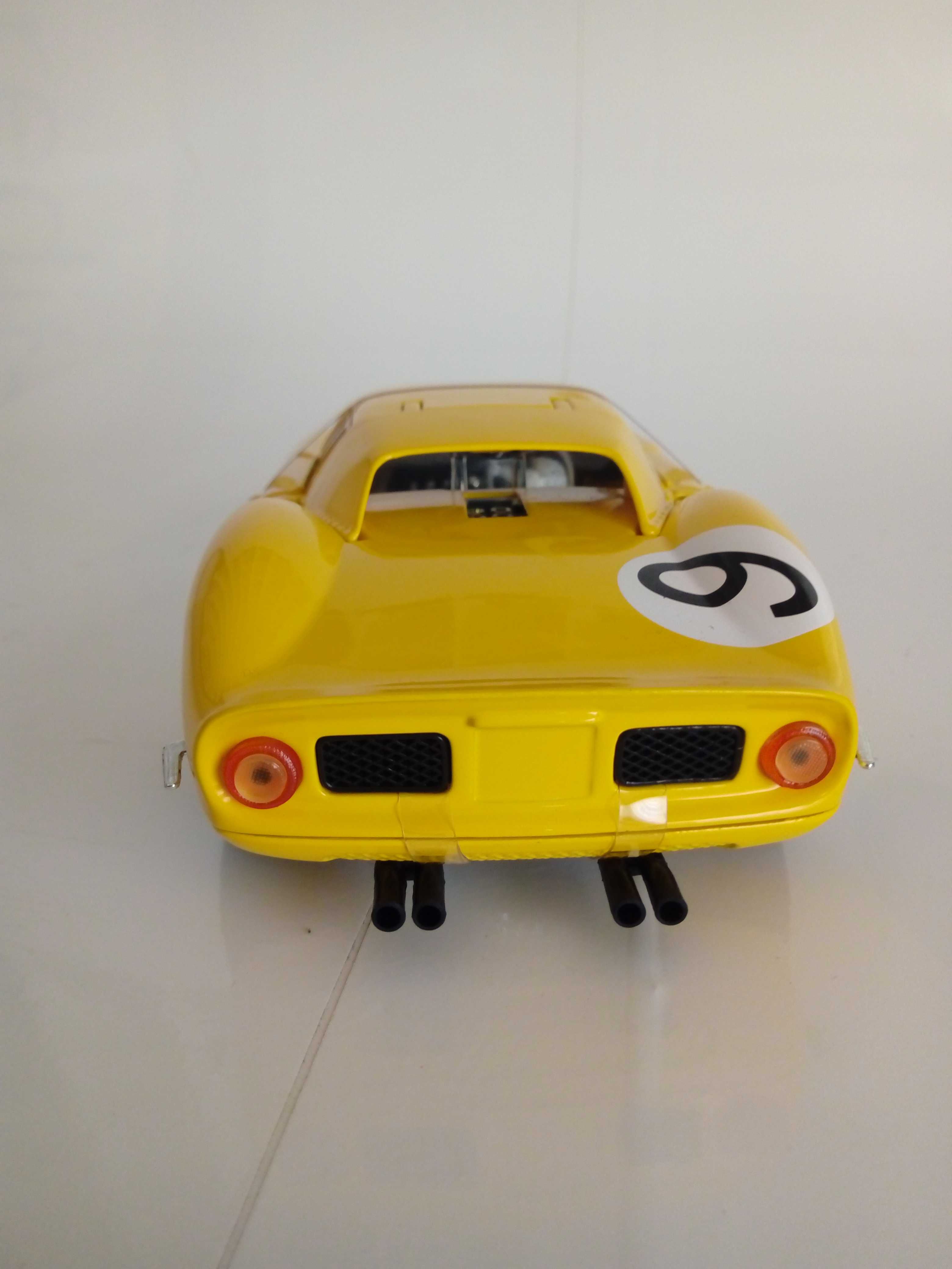 Carro Miniatura de Coleção