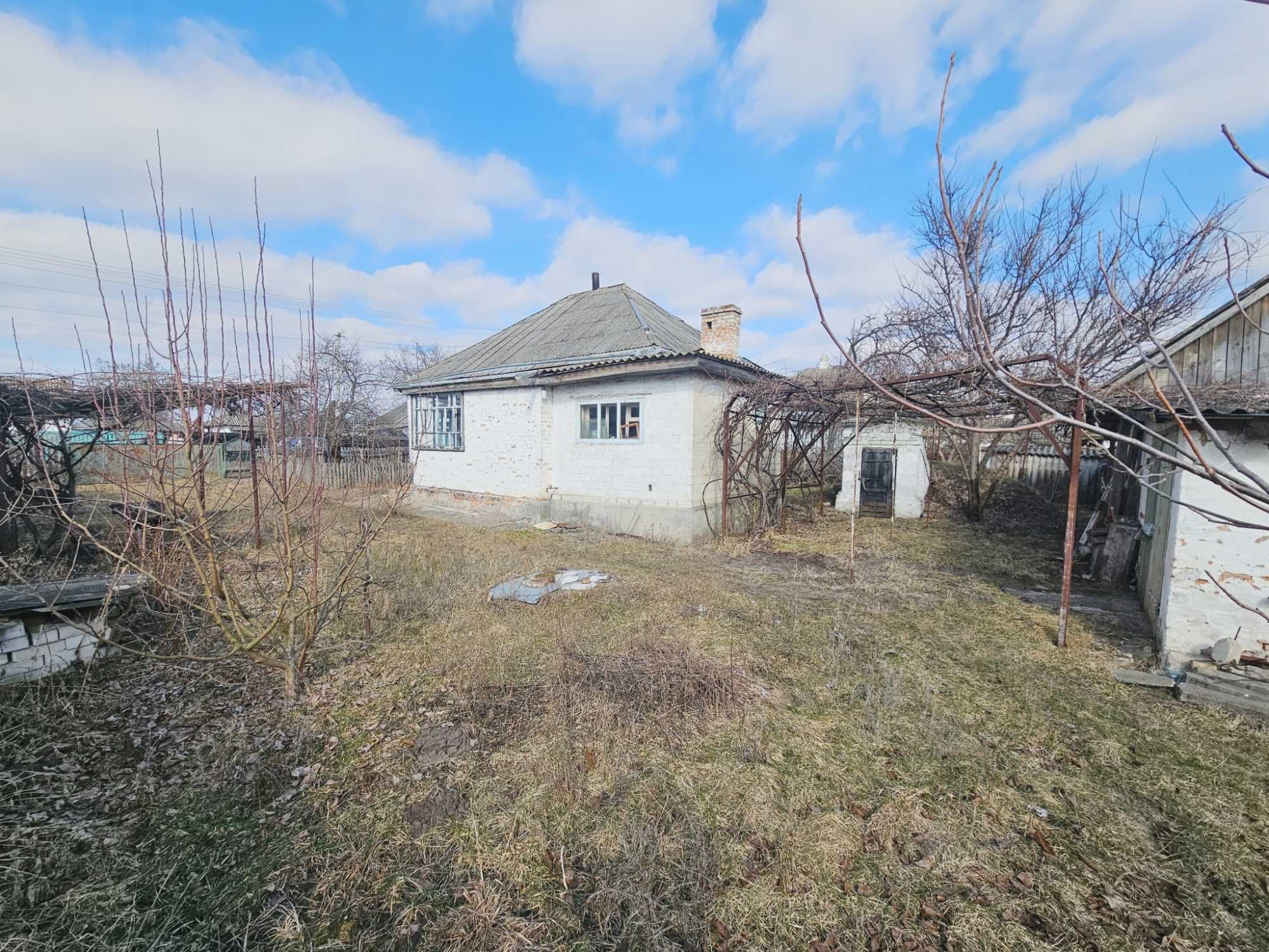 Продаж будинку з приватизованою ділянкою 35 соток с. Коробівка