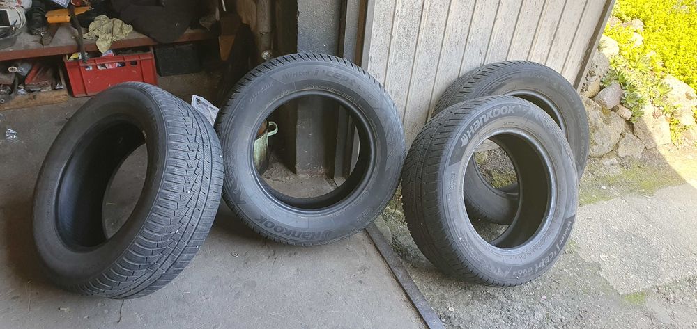 Opony Zimowe Hankook 235/60/16