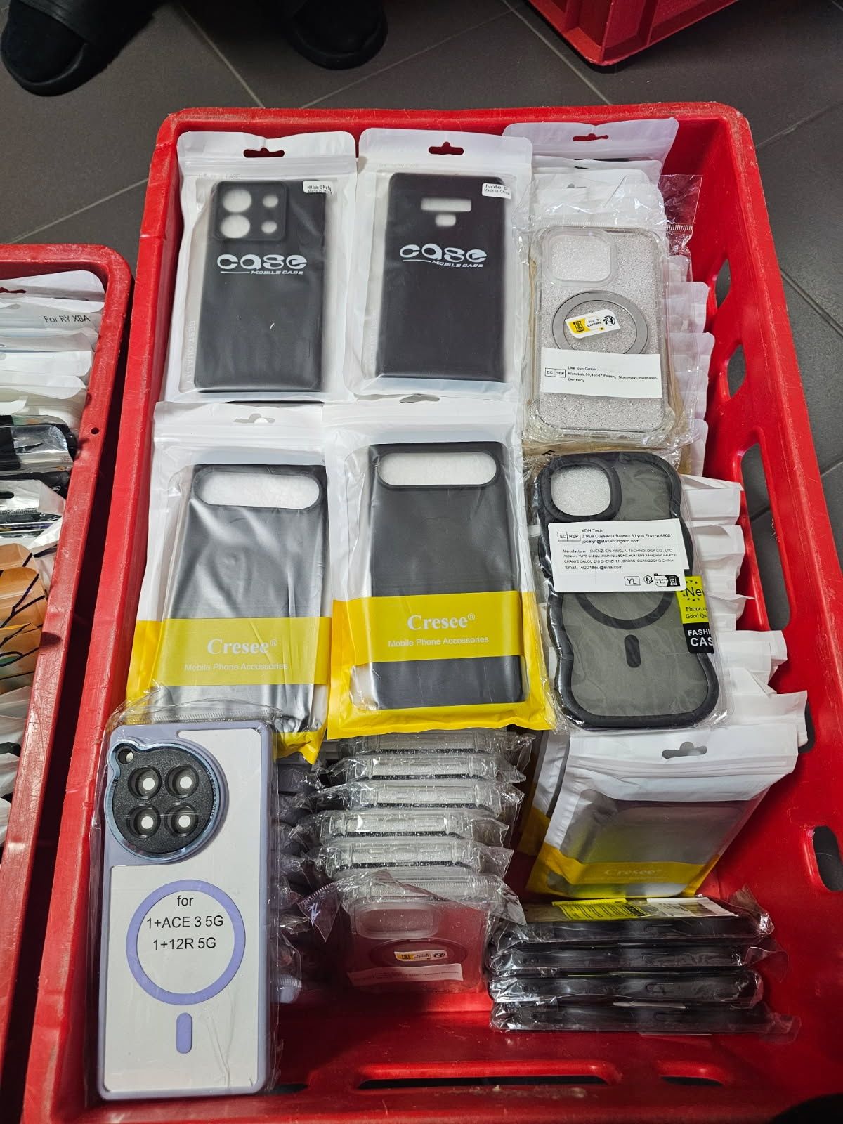 Etui po 5 zł i 10 zł napisz na jaki model a my wyślemy dostępne wzory