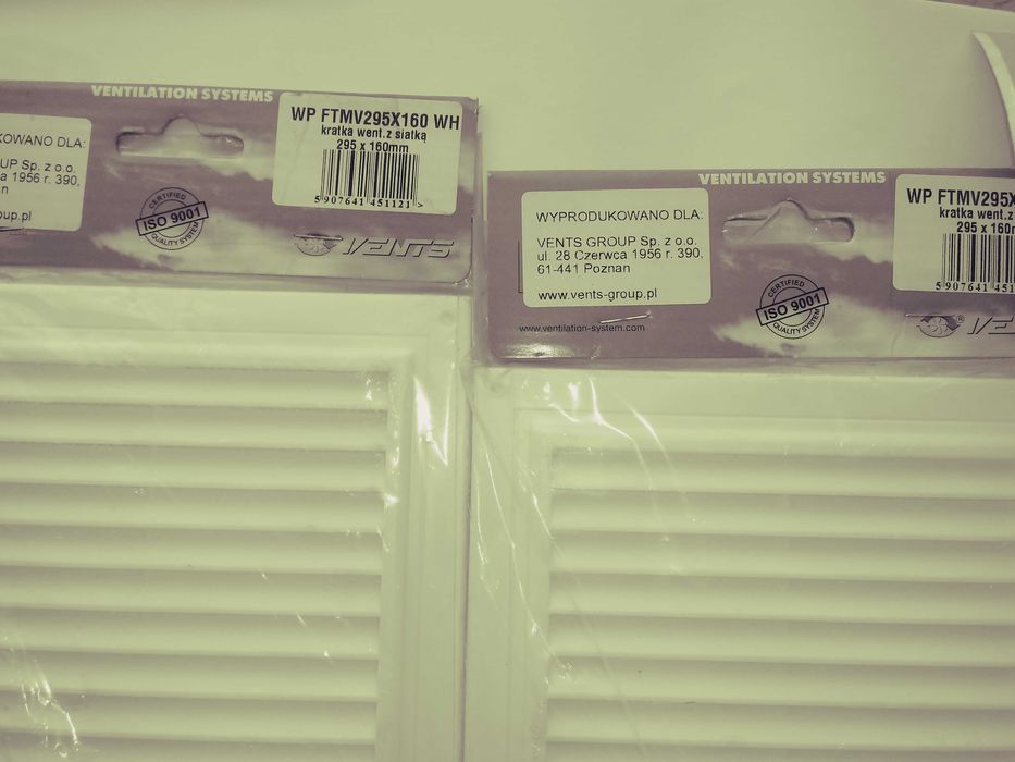 Kratki wentylacyjne z siatką plastik.+kratka wentylacyjna z nierdzewki