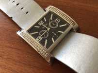 Relogio elleta usado com alguma marca de uso na bracelete