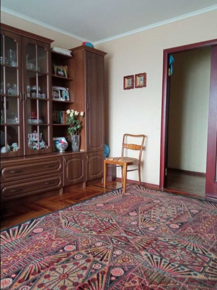 Трикімнатна квартира в Шевченківському районі