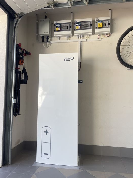 Magazyn energii z falownikiem trójfazowym hybrydowym Foxess AIO H3-6kW