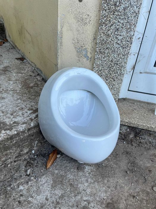 Urinol em bom estado