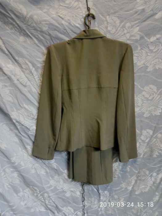 Новый 33 Костюм брючный женский Размер S