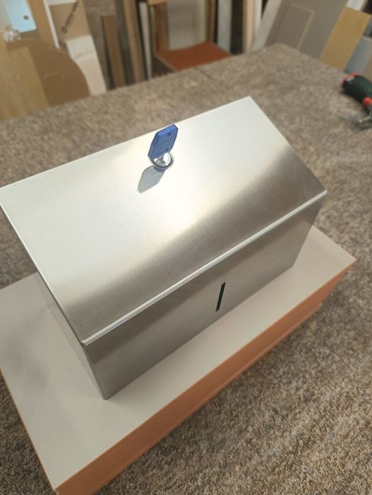 Pojemnik na ręczniki papierowe MERIDA