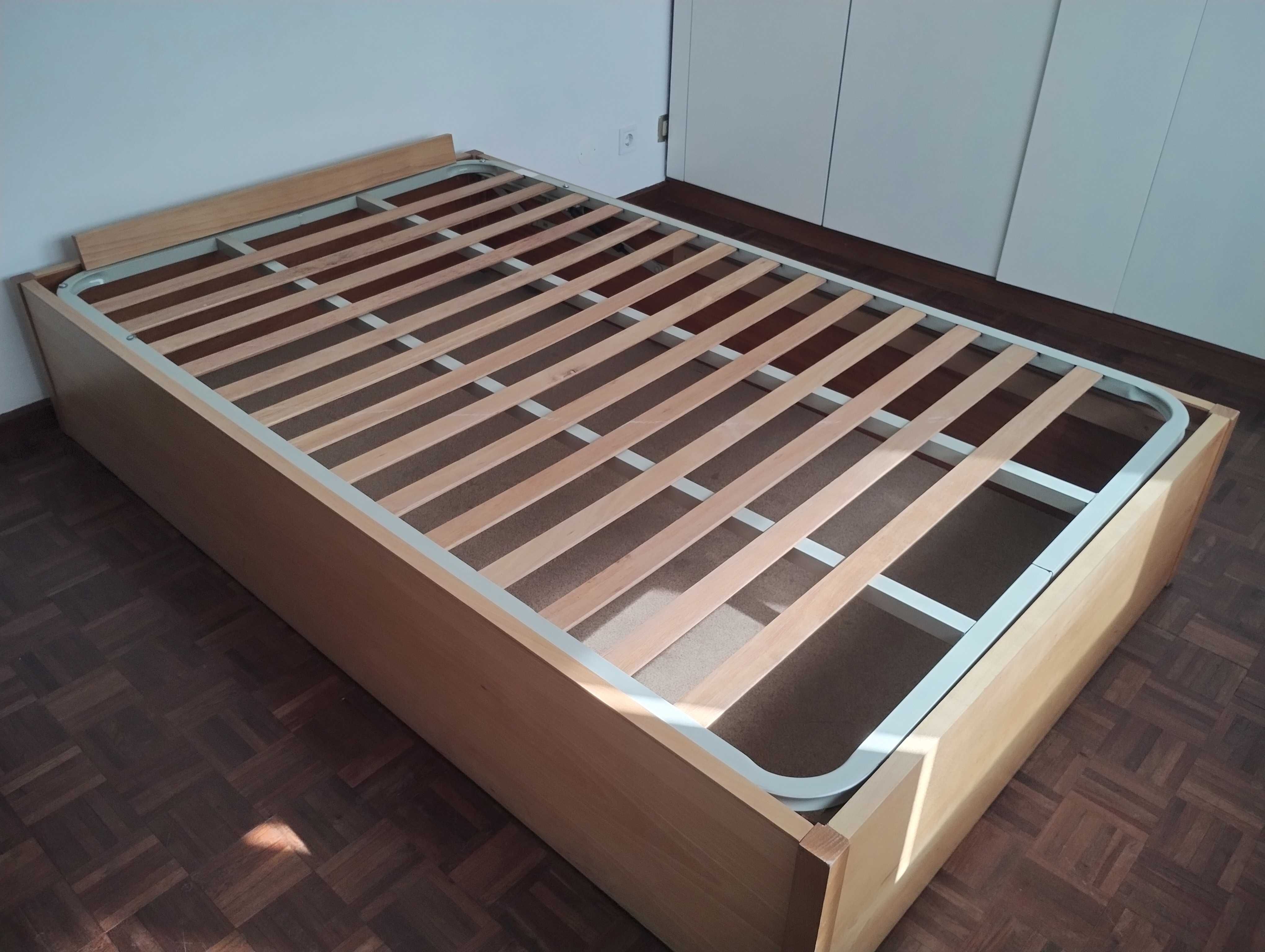 Cama com colchão (1,95 x1,18)
