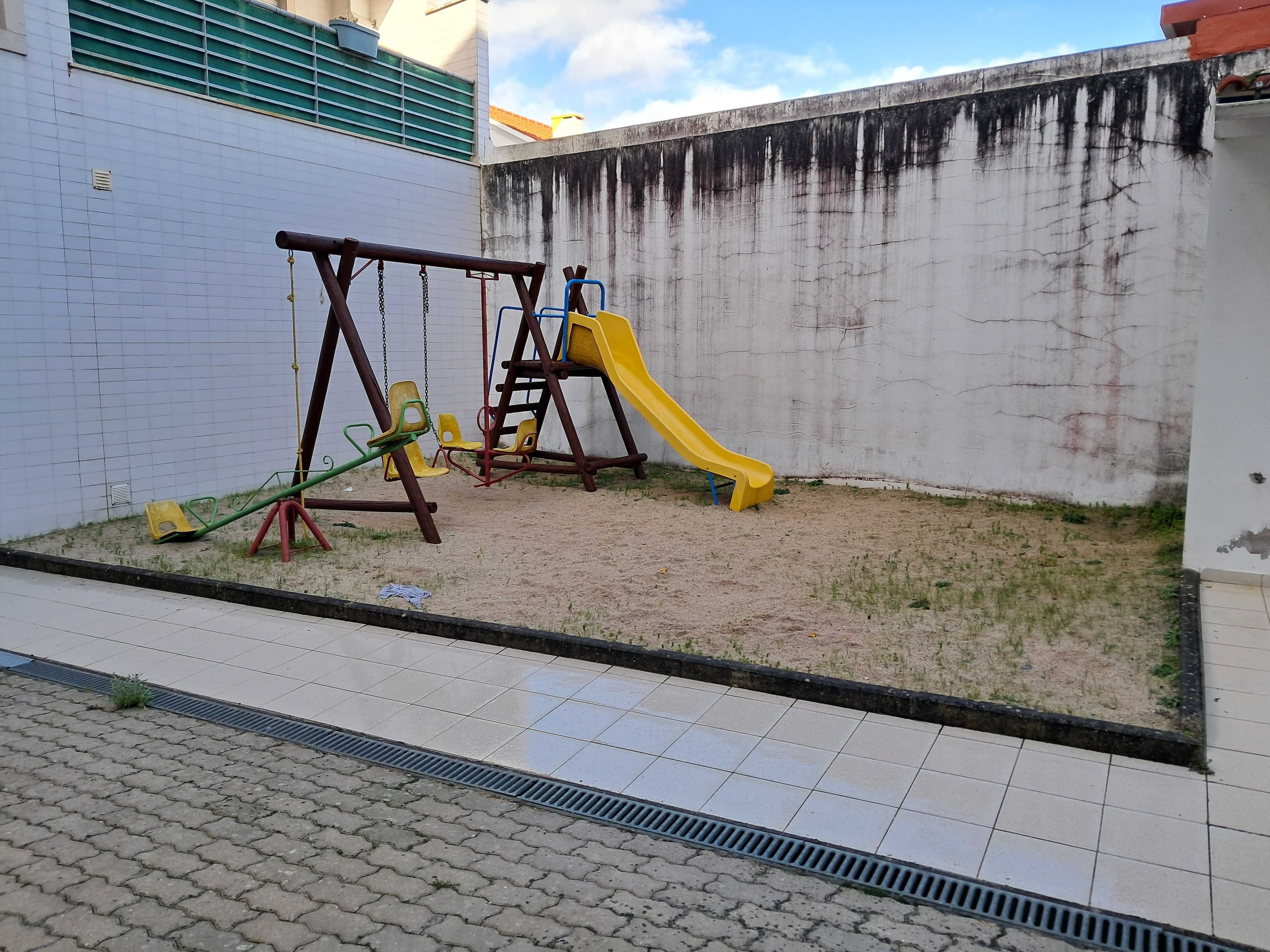 Apartamento T2 em Alfeizerão