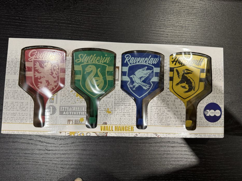 Гачки на липучках нові, 4 штуки Гаррі Поттер Хогвартс
