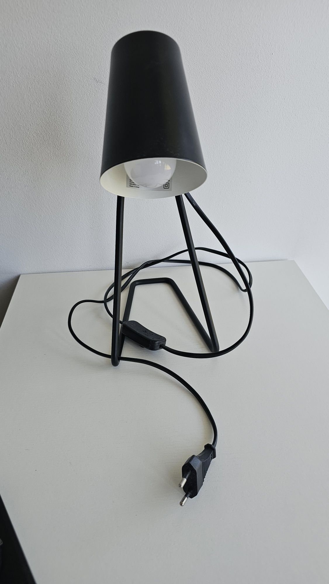 Lampka nocna stojąca