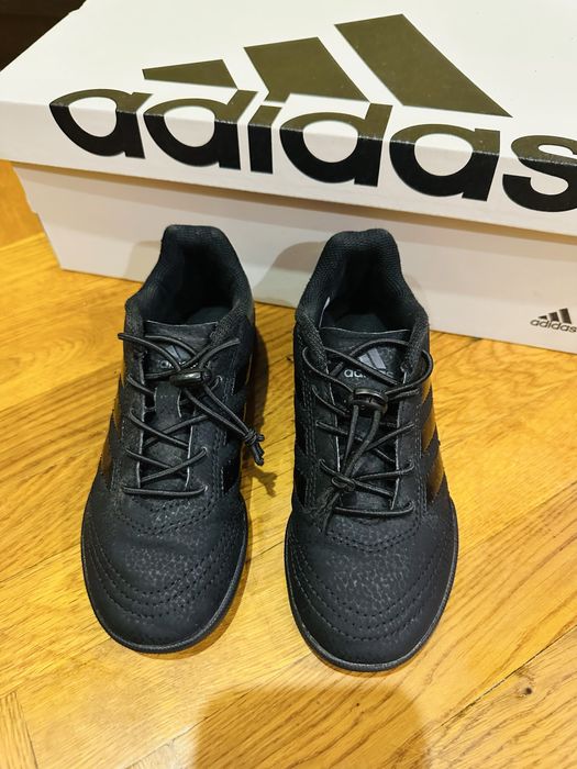 Кросівки сороконіжки Adidas на резинках розмір 30,5