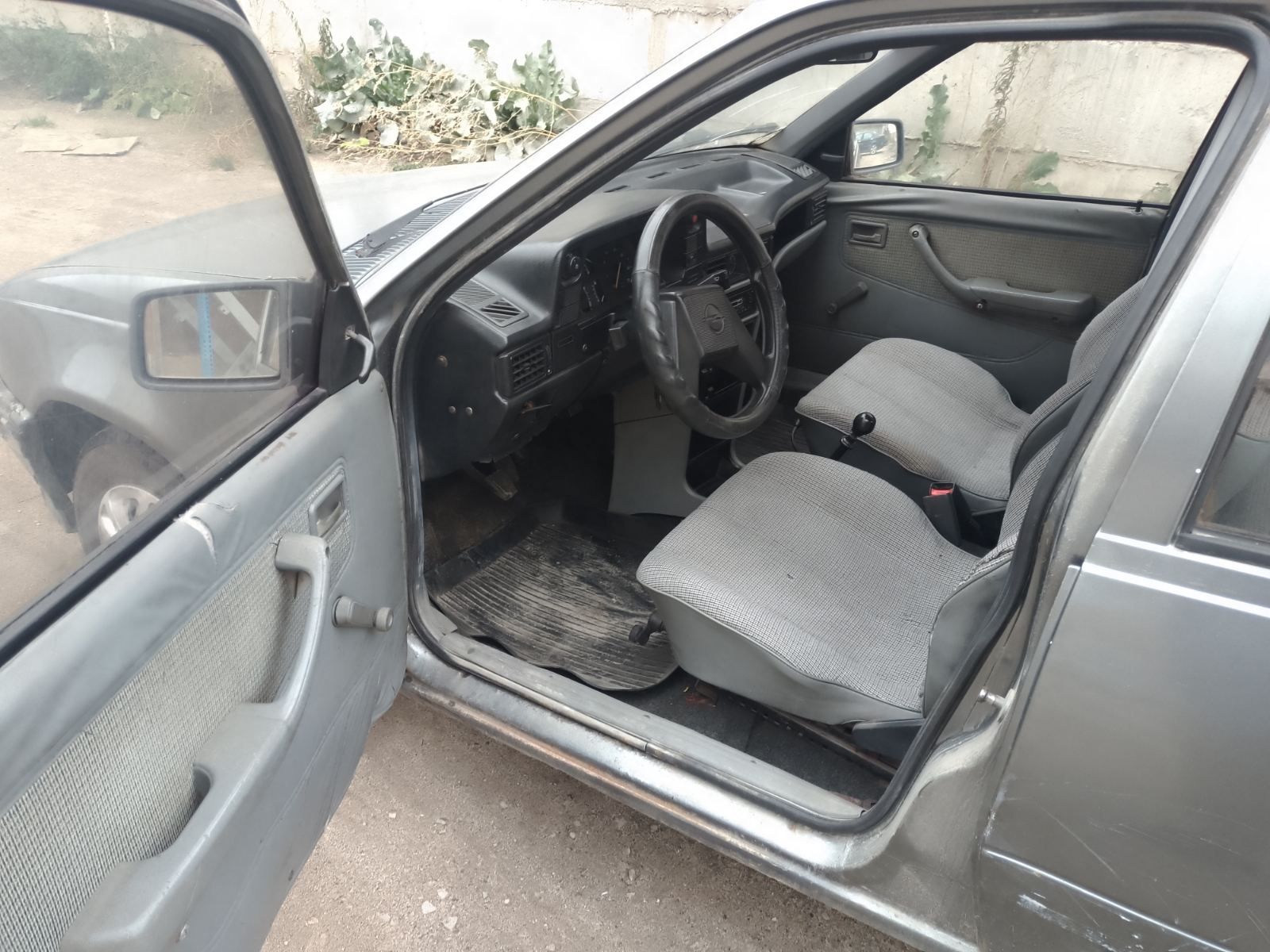 Opel Kadett 1.3, 1987р