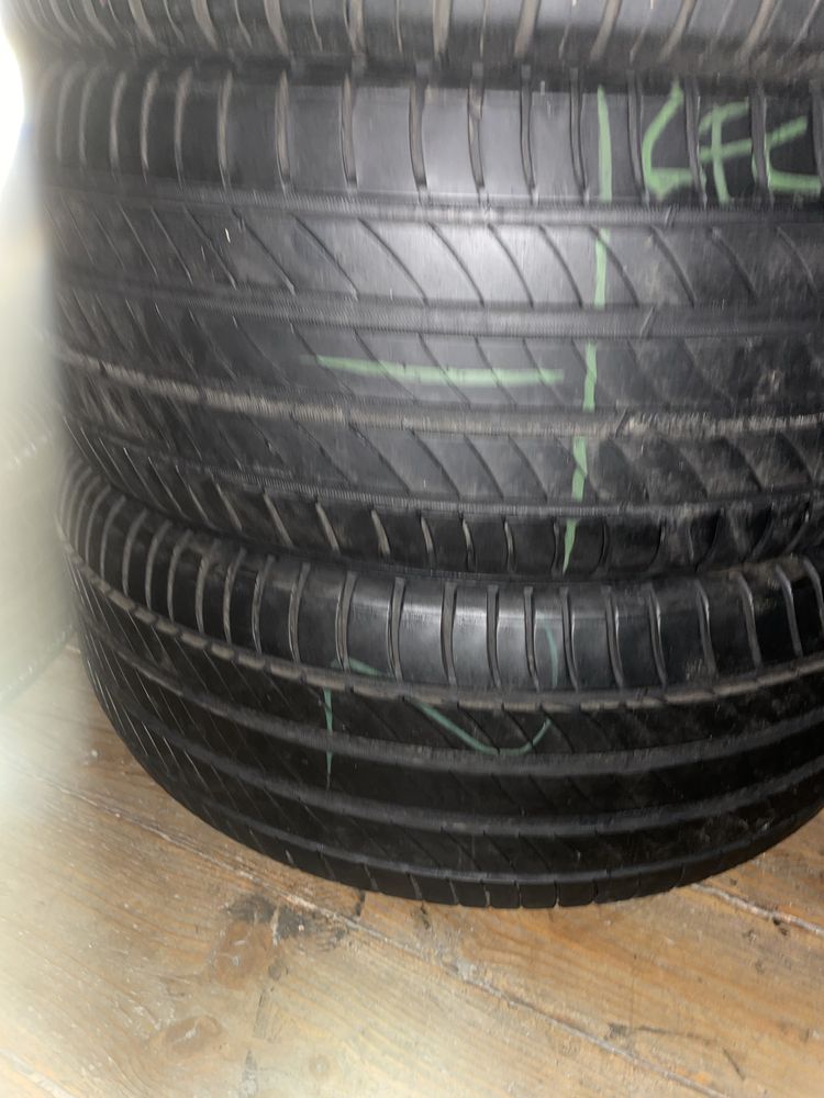 Pneus Michelin 235/55/17