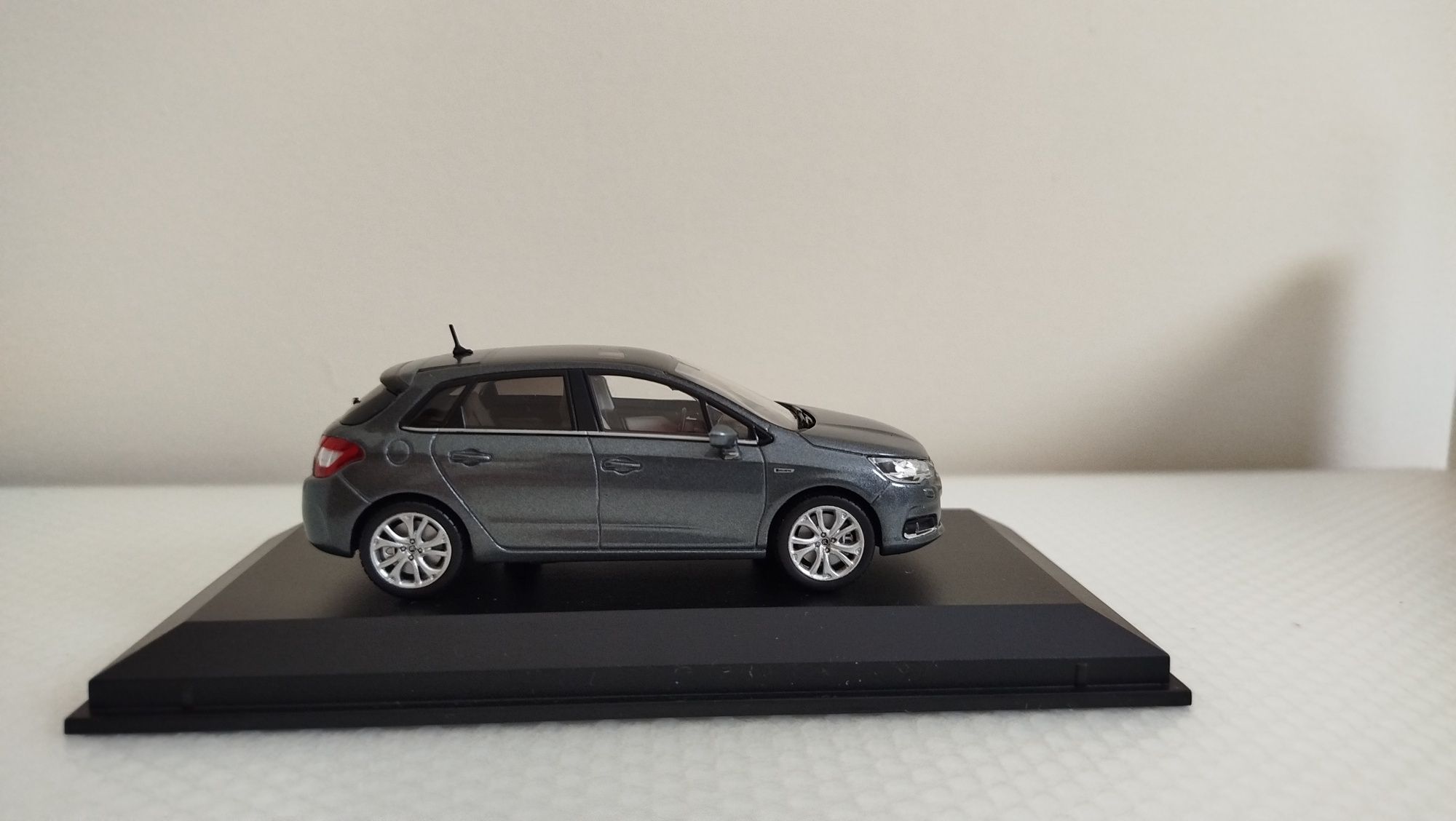 Miniatura Citroen C4 Nova 1/43