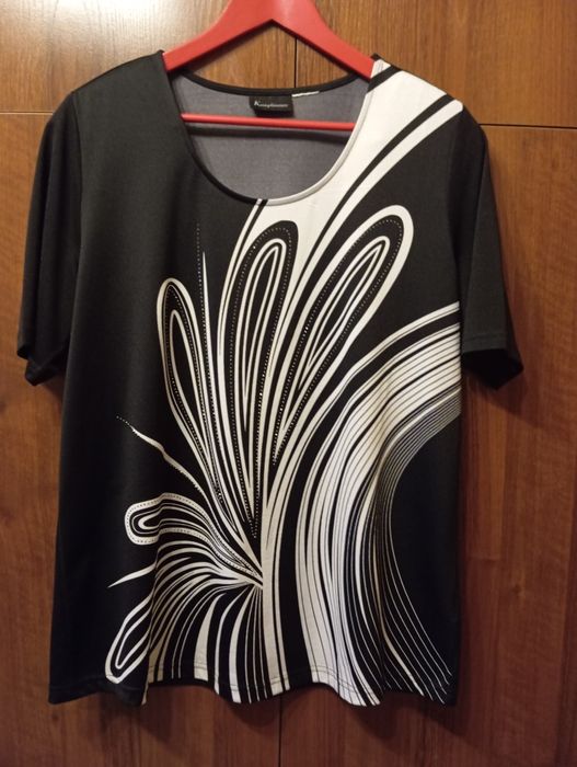 Продам блузку, размер 52.