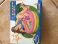 Piscina insuflável para crianças