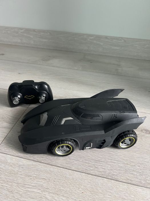 Бетмобіль на радіокеруванні