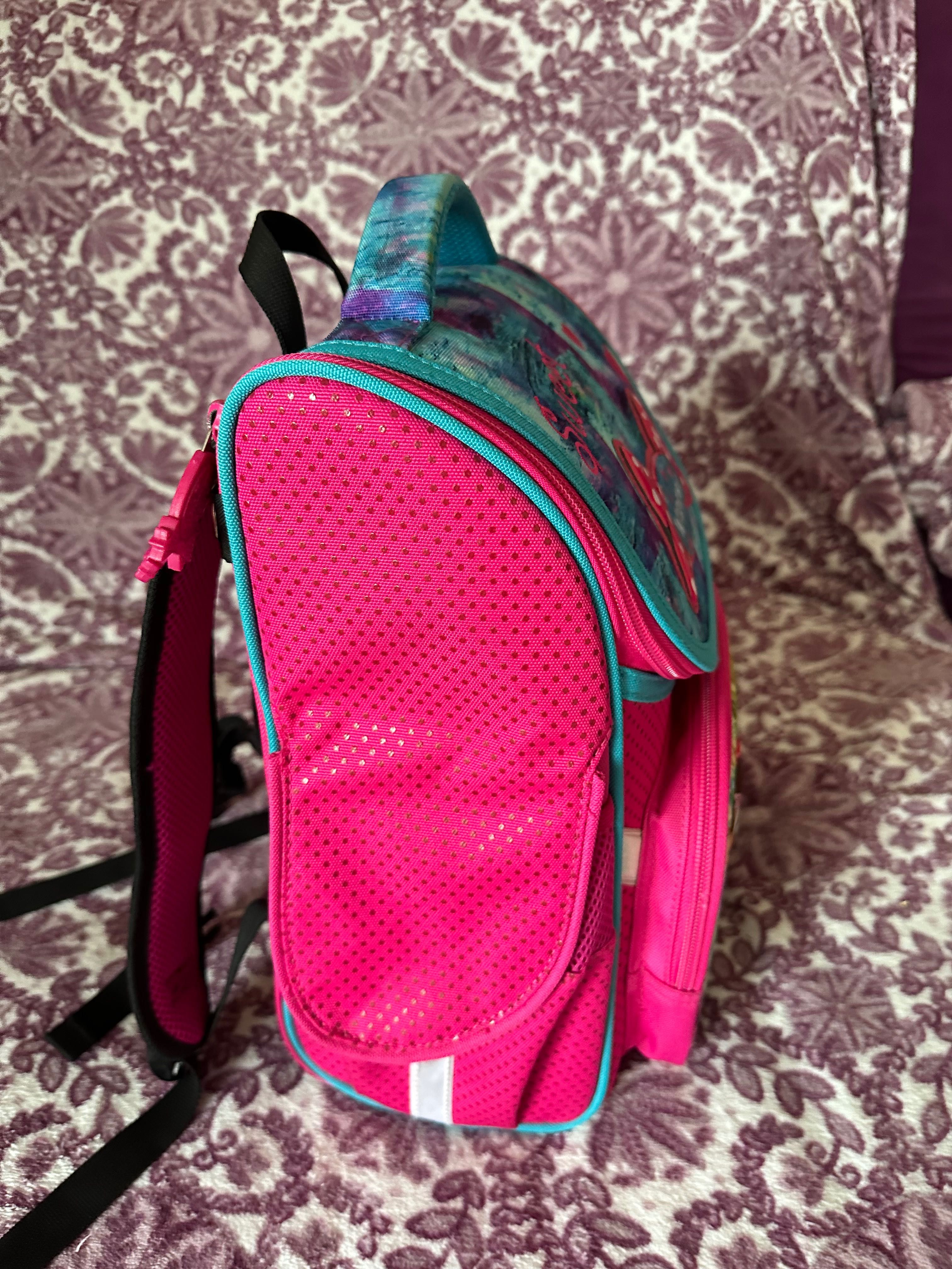 Шкільний рюкзак для дівчинки