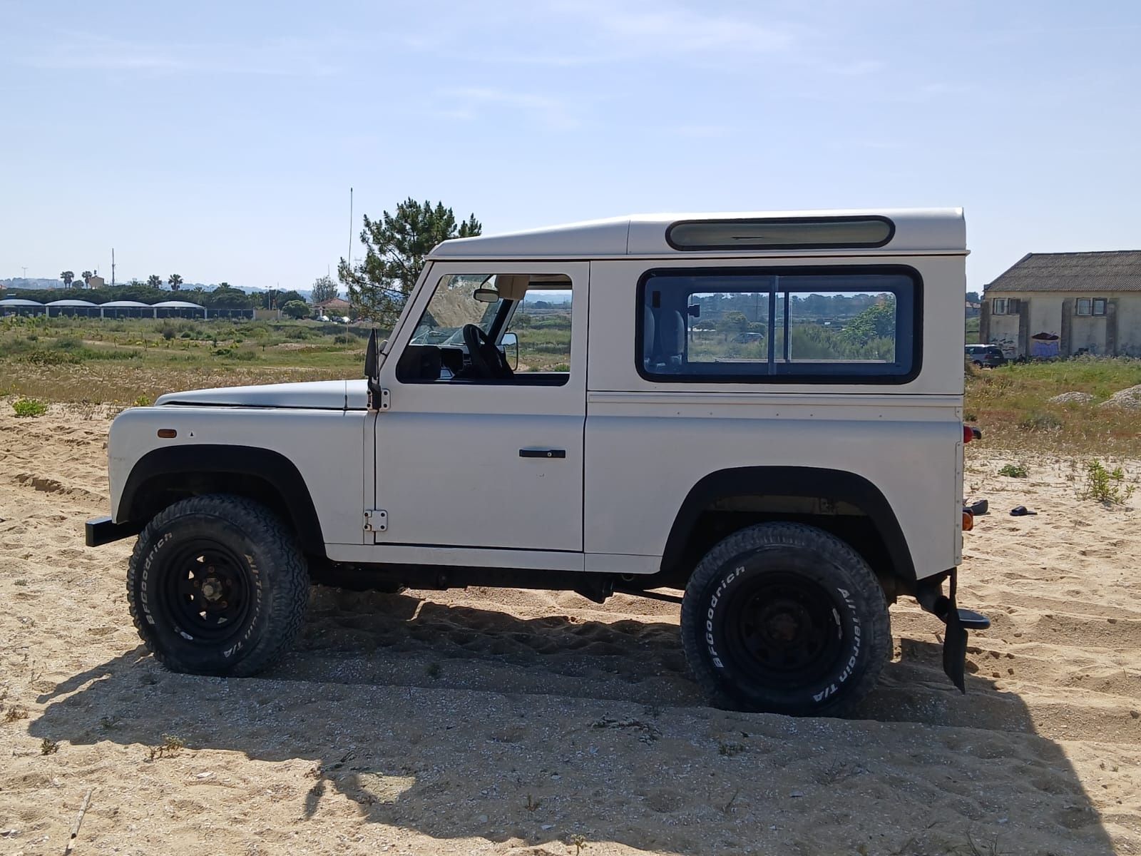 Land Rover Defender 90