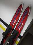 Skis aquáticos Conelli, com cabos