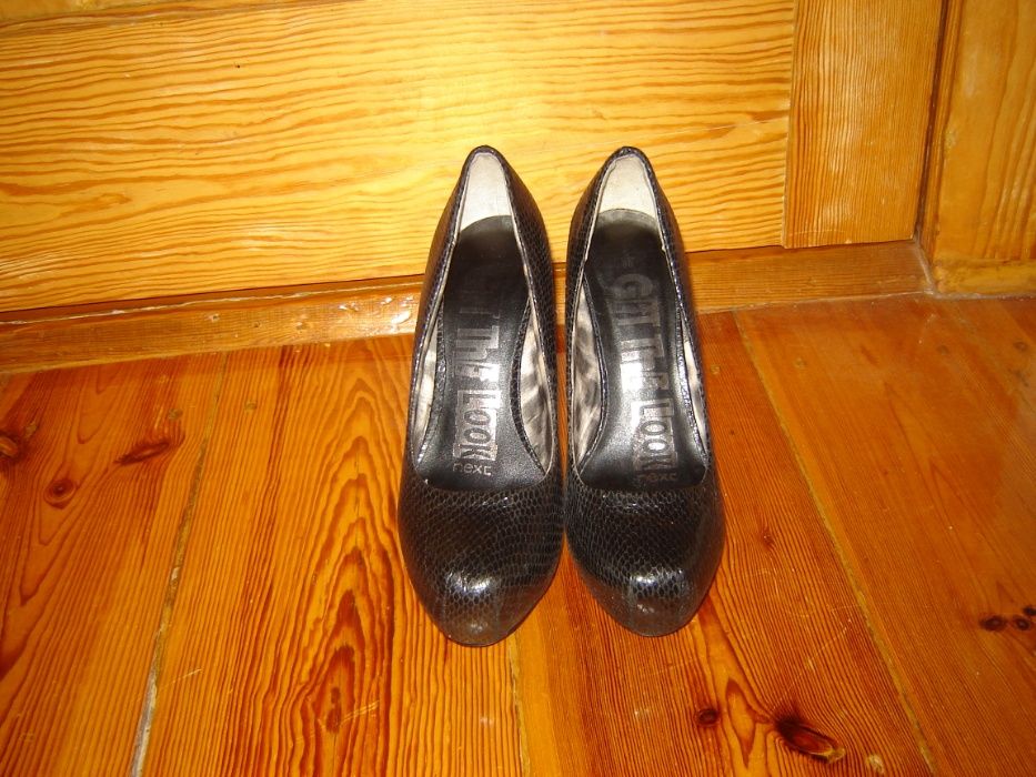 buty czółenka skóra węża platforma NEXT 38 37 jak nowe