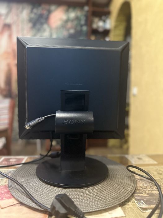 Монітор Sony SDM-X73