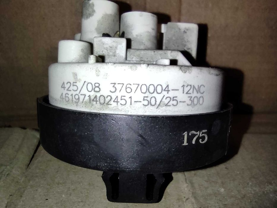 Пресостат датчик стиральной машинки Whirlpool model41105 425 /08