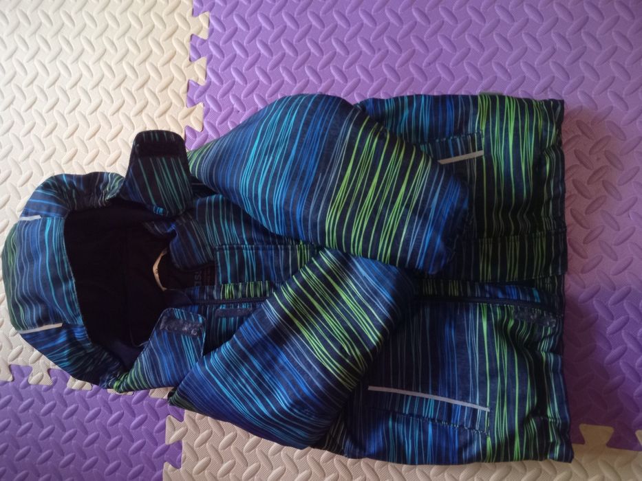 Продам зимовий комплект Lassie.