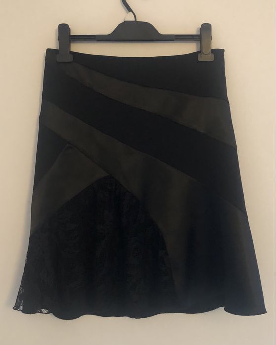 Spodnica marki Morgan - elegancka, czarna, wielofakturowa, rozniar M