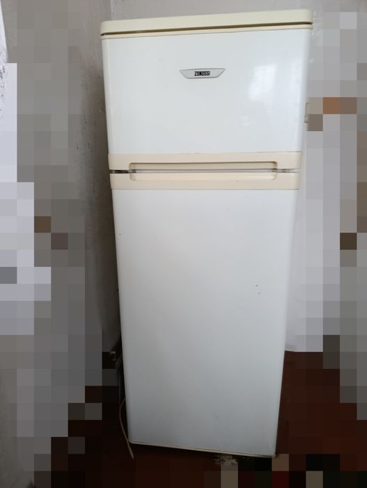 Lodówka zamrażarka Zanussi 140 cm x 55 cm lodówko-zamrażarka biała PRL