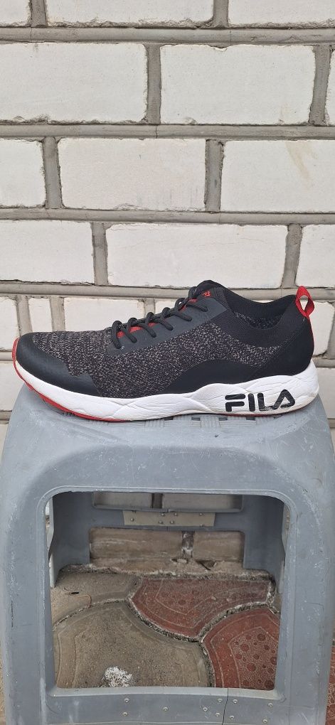 FILA кроссовки оригинальные раз 45-45,5