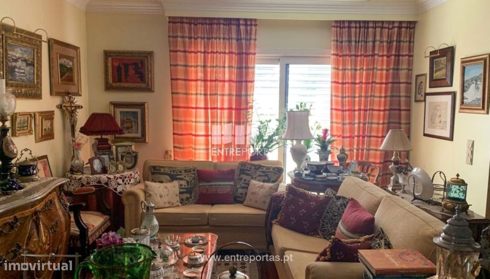 Venda de imponente moradia isolada V5, Carreço, Viana do Castelo