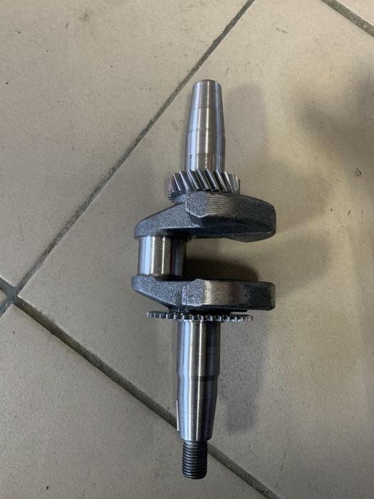 Коленвал під конус для бензогенератора