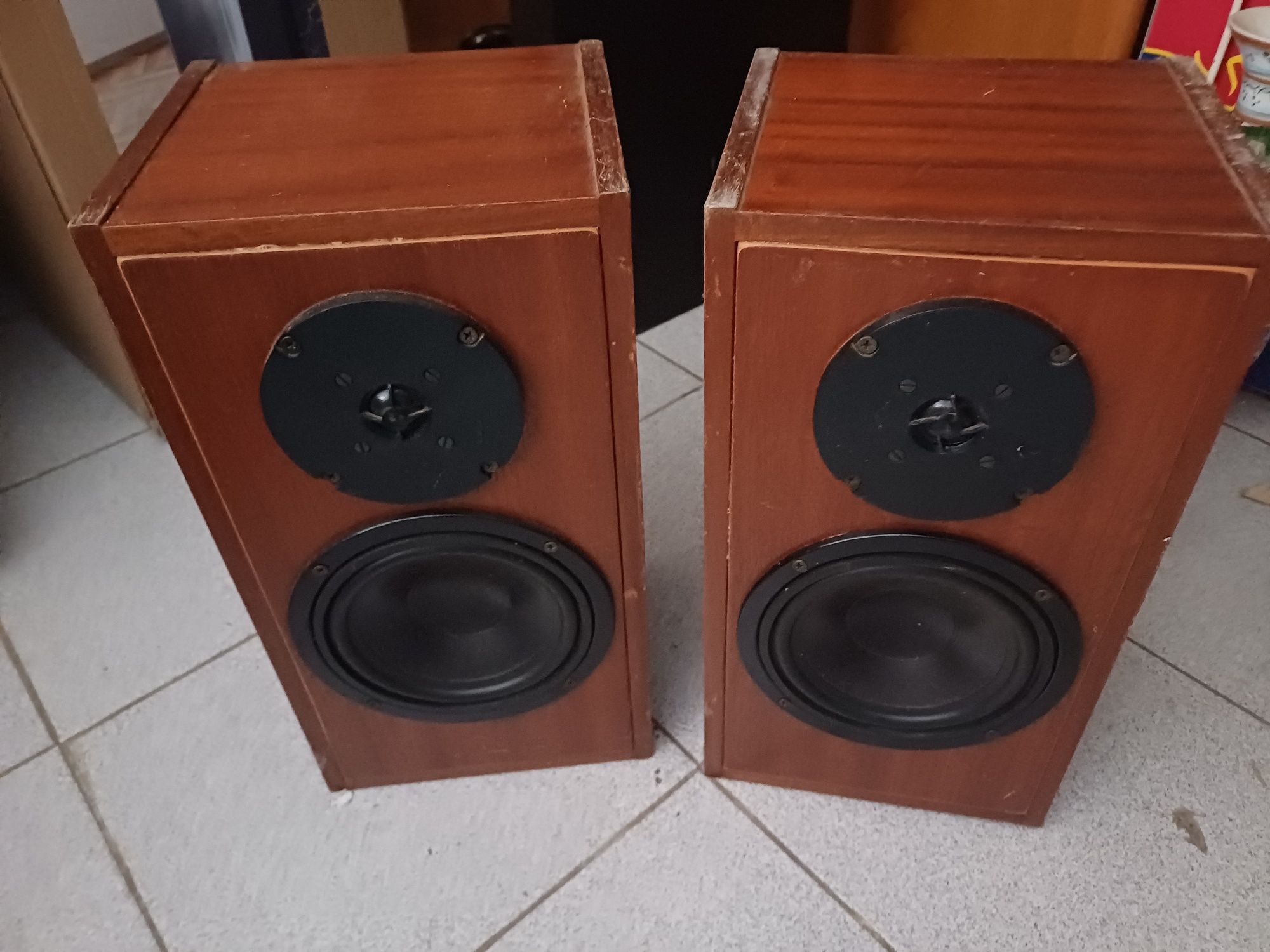 Duas colunas de som