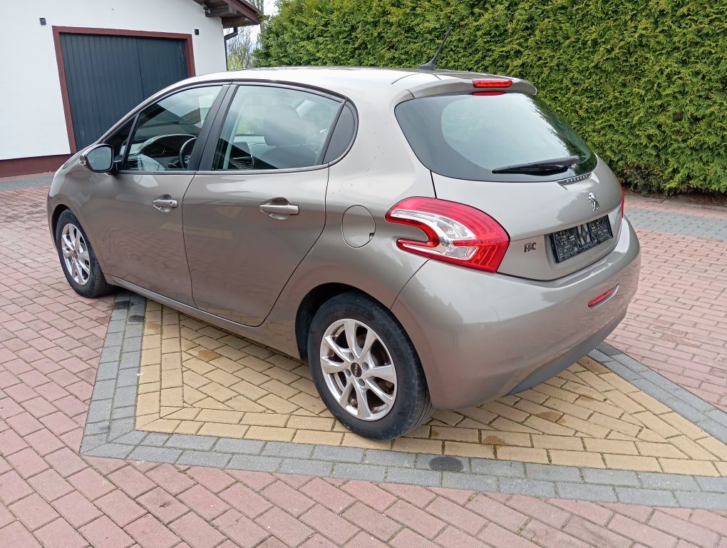 Peugeot 208 1.4 Benzyna 95km z Holandii