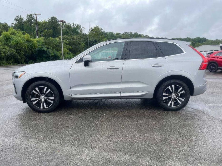 Volvo XC60 B5 Core      2023