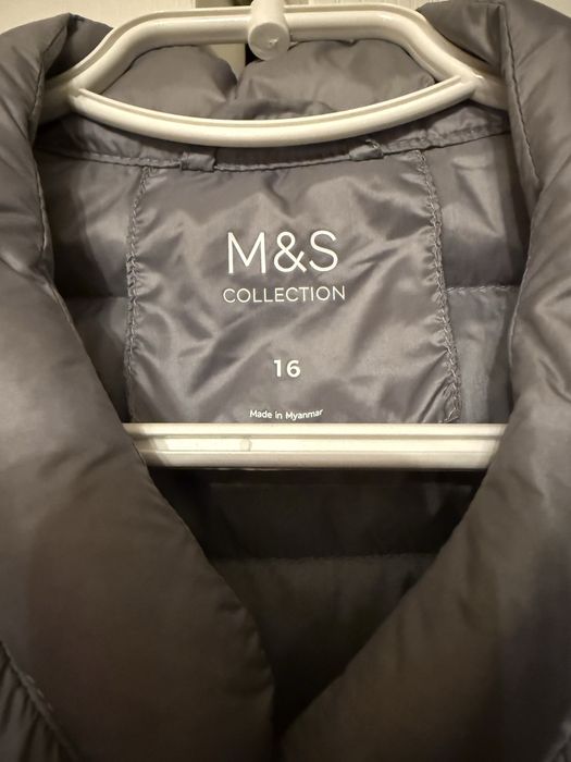 Продам стьобаний жилет marks&spencer з натур.пухом
