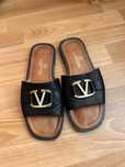 Шлепки шлепанцы кожа натуральная valentino