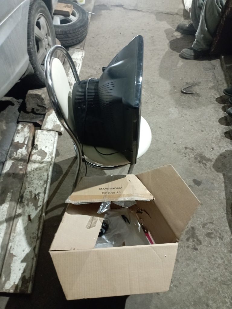 Продам телевизор лж ультра слим.