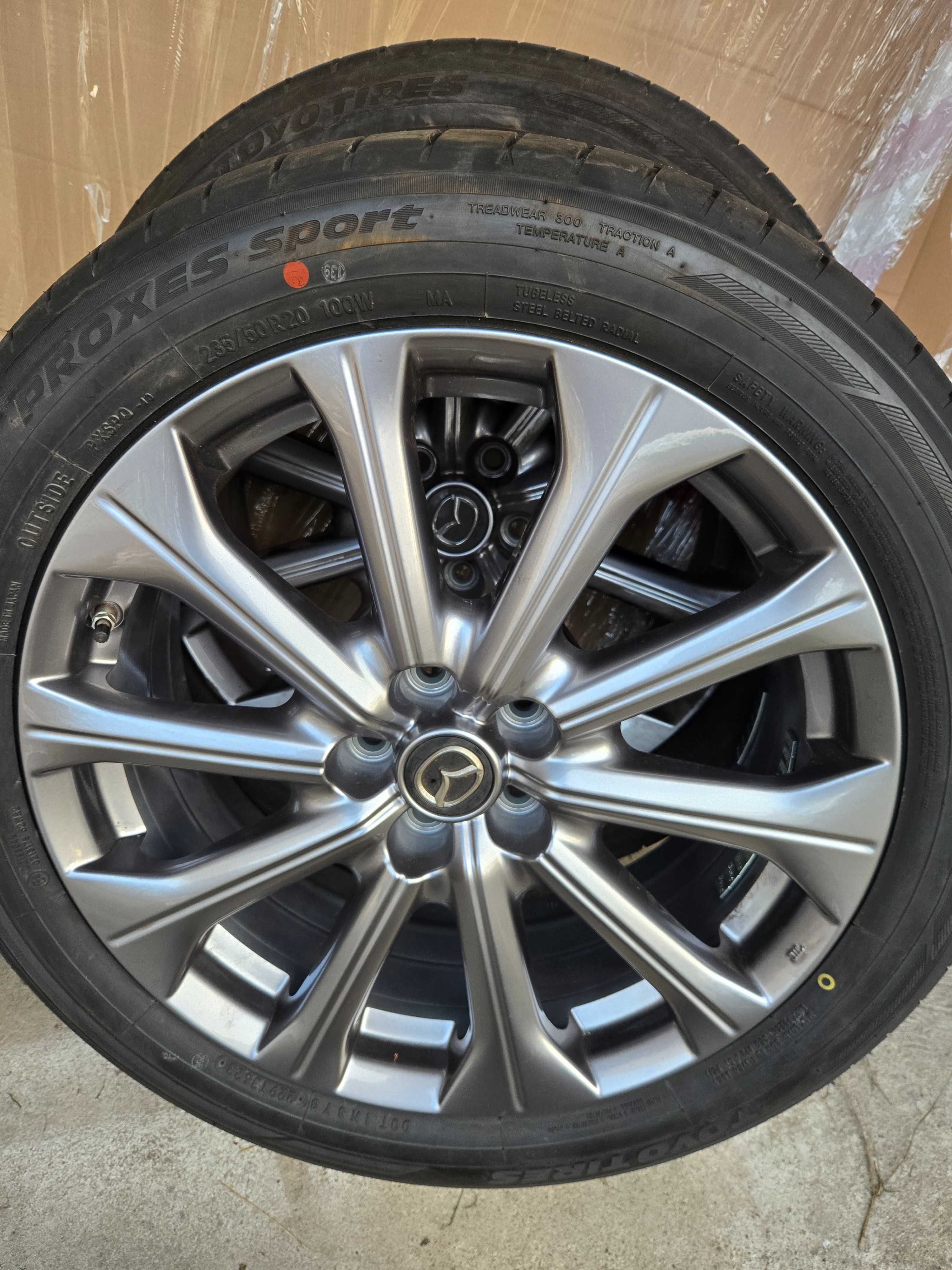 Mazda kola 20. NOWE Srebrne. .