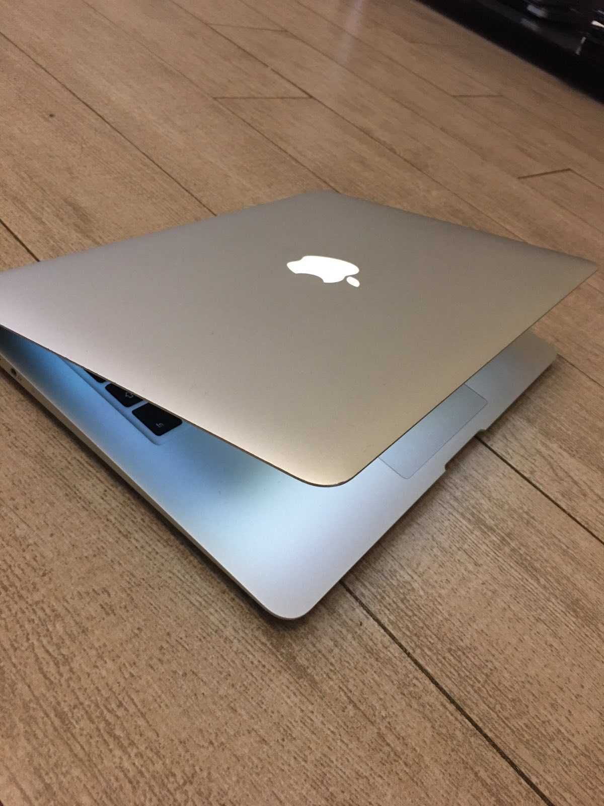 Топ MacBook Air 13" Core i7 /8GB/256 SSD /MacOS Monterey Бат 3год