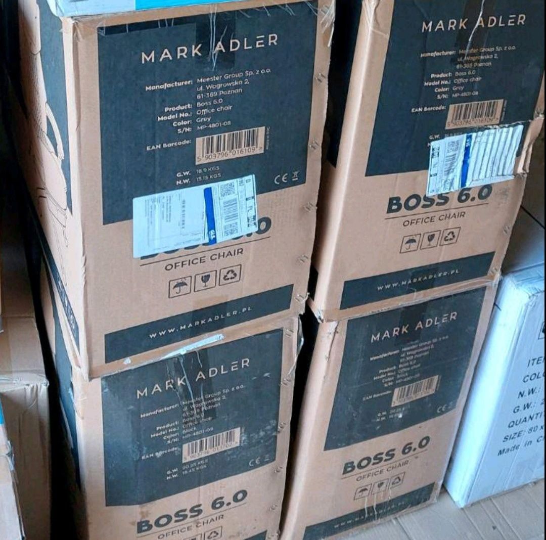Офісне масажне крісло з підставкою для ніг HEATED MARK ADLER Boss 6.0