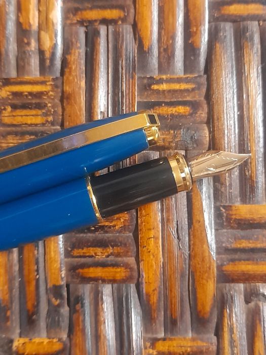 Caneta Dupont Fidélio laca aparo de ouro