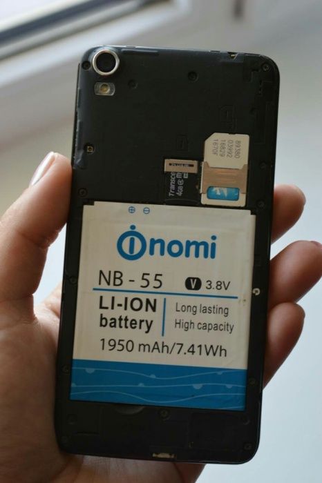Смартфон NOMI I505 на запчастини або під відновлення