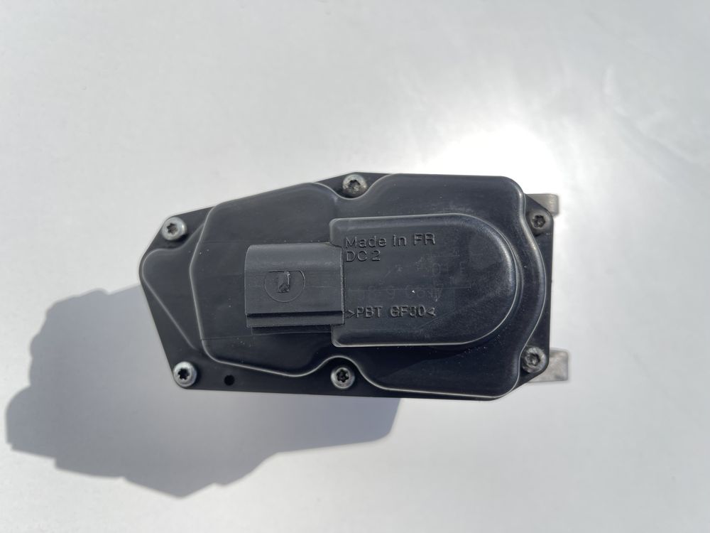 Клапан EGR Passat B6 2.0 CBA Skoda Golf клапан ЕГР Б6 03L131501E