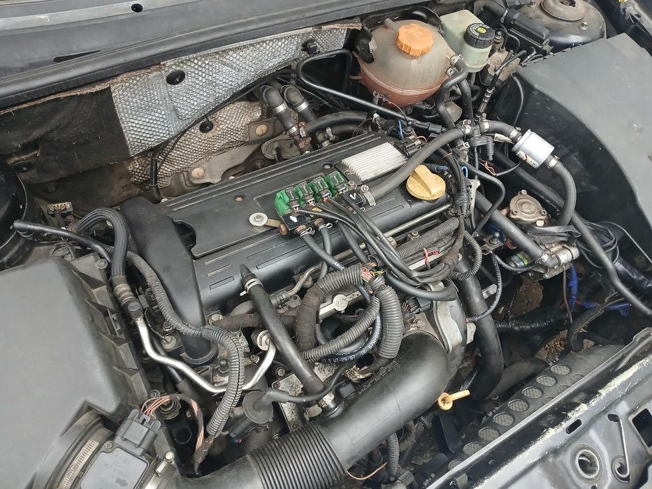 Продам по запчастям двигатель z22se блок, гбц, коленвал, поршень,шатун