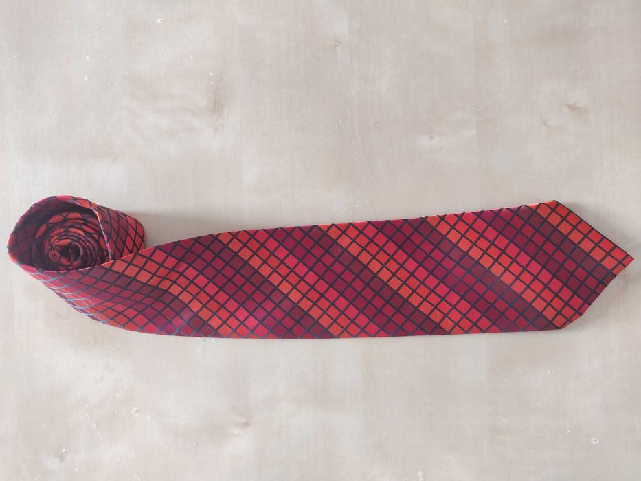 Elegancki krawat do garnituru firmy NEK