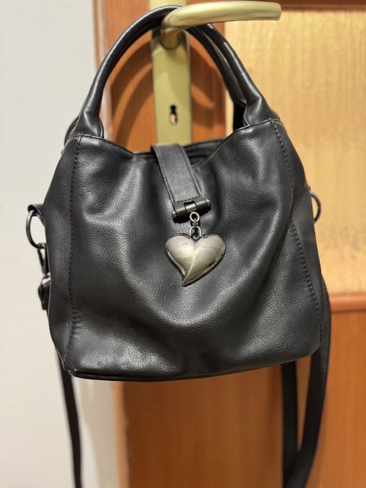 Torebka średniej wielkości damska pojemna